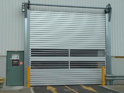 閔行區(qū)木質(zhì)防火門技術勇創(chuàng)新高，卷簾門電機智能化升級助力建筑安全